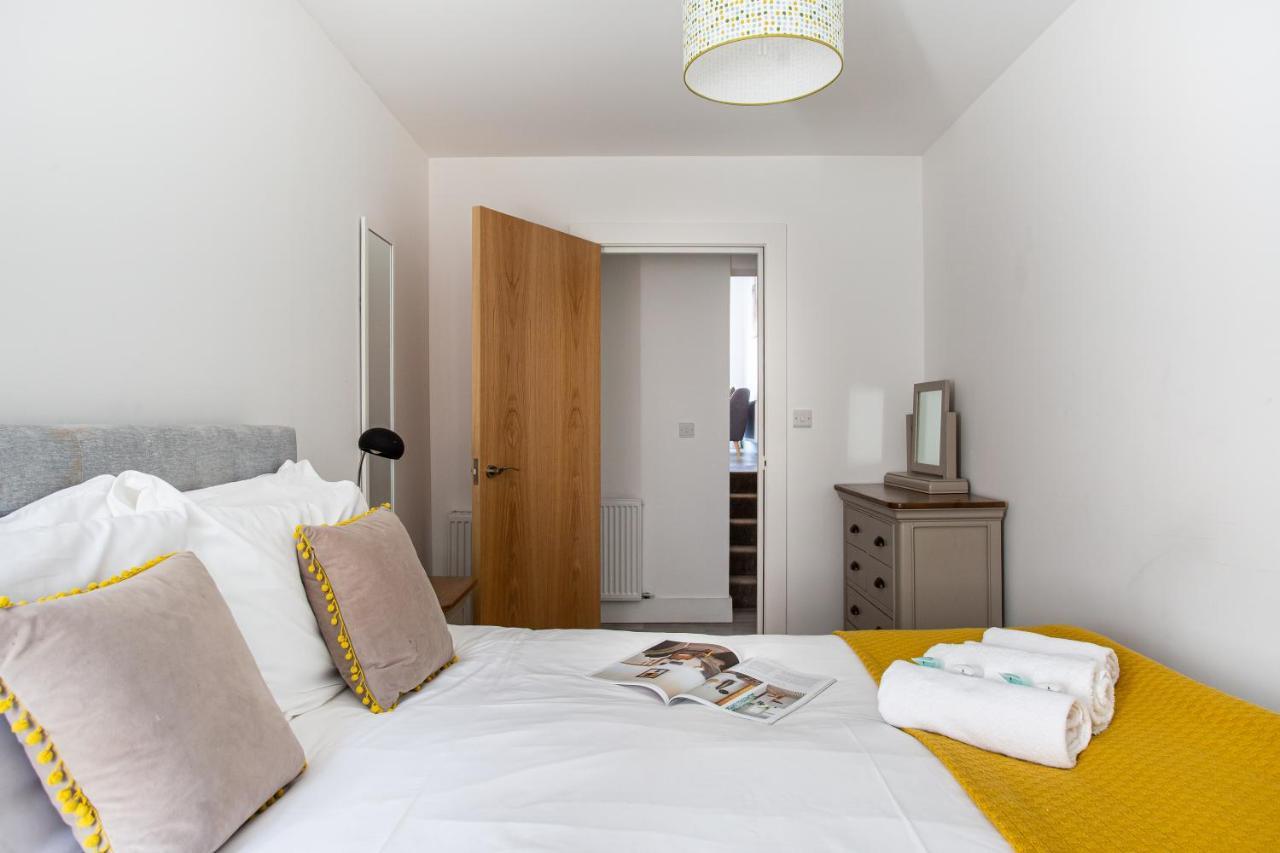 Modern Luxury Apartment, Sleeps 6, Best Location Belfast Bagian luar foto