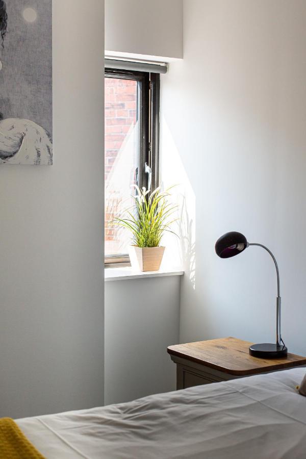 Modern Luxury Apartment, Sleeps 6, Best Location Belfast Bagian luar foto