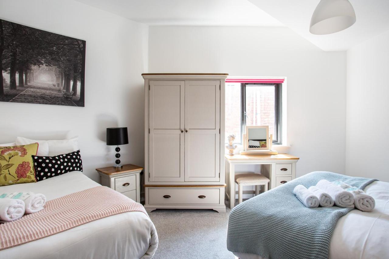 Modern Luxury Apartment, Sleeps 6, Best Location Belfast Bagian luar foto