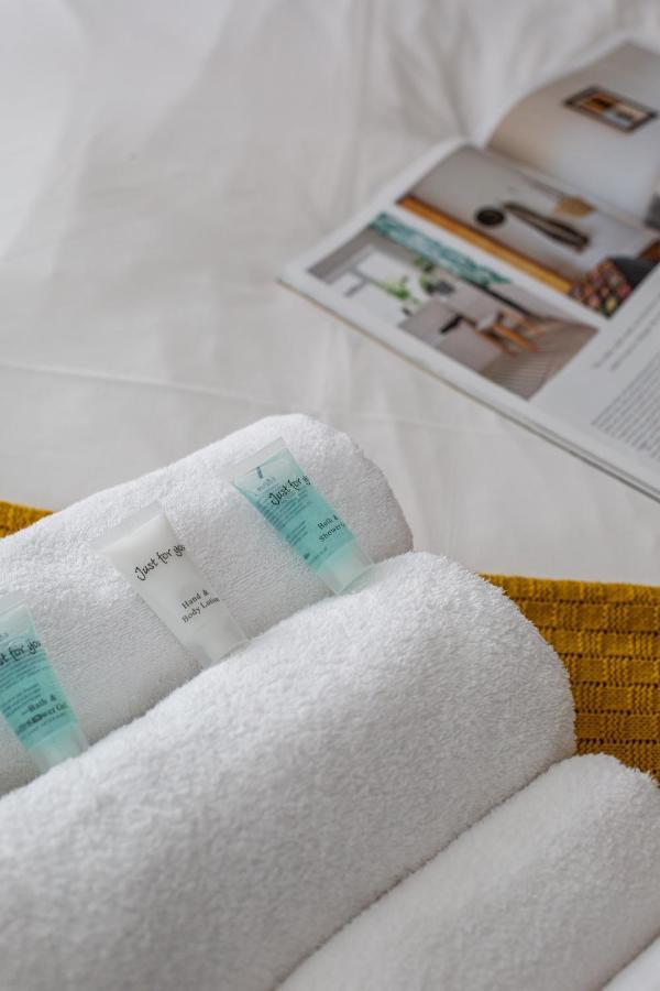 Modern Luxury Apartment, Sleeps 6, Best Location Belfast Bagian luar foto